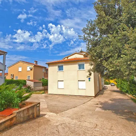 With A - C In Stinjan-istrien 44718 Apartman Stinjan
