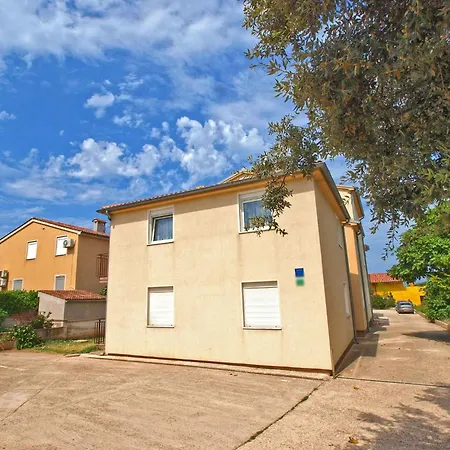 With A - C In Stinjan-istrien 44718 Apartman *