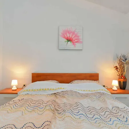 Apartman With A - C In Stinjan-istrien 44718