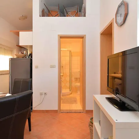 Apartman With A - C In Stinjan-istrien 44718