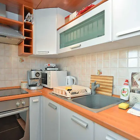 Apartman With A - C In Stinjan-istrien 44718